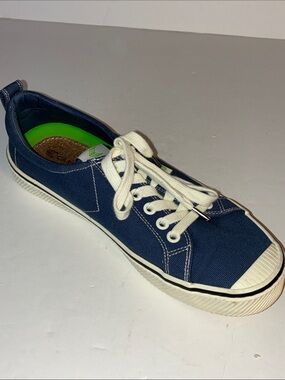 Cariuma, Men’s 8, Blue Sneakers, Unisex